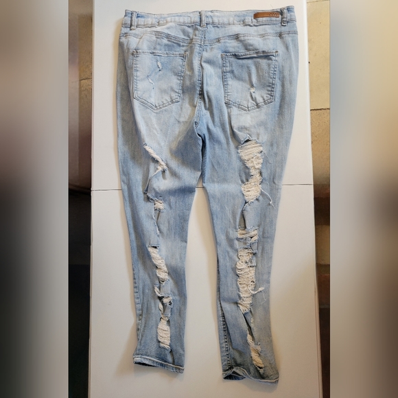 Distressed Jeans - Picture 3 of 3